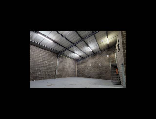 185M² MINI FACTORY TO LET IN BRIARDENE